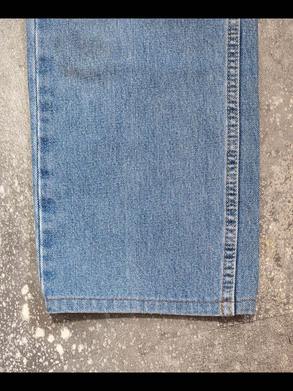 Vintage 90s Levi's Light Blue Classic Straight Jeans - Picture 6 of 10